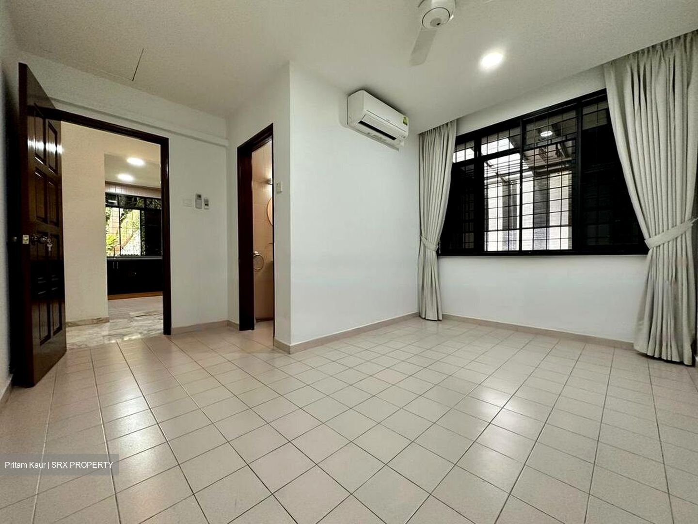 Holland Road (D10), Semi-Detached #457501581